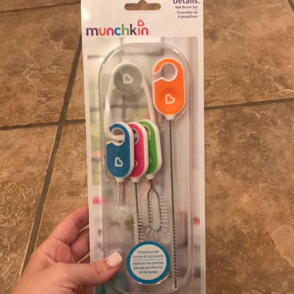 Munchkin bottle brush set
